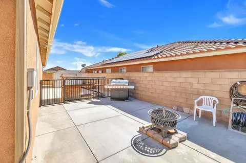 Exterior - 3141 James Ct, Lancaster, CA 93535 photo 8 of 9