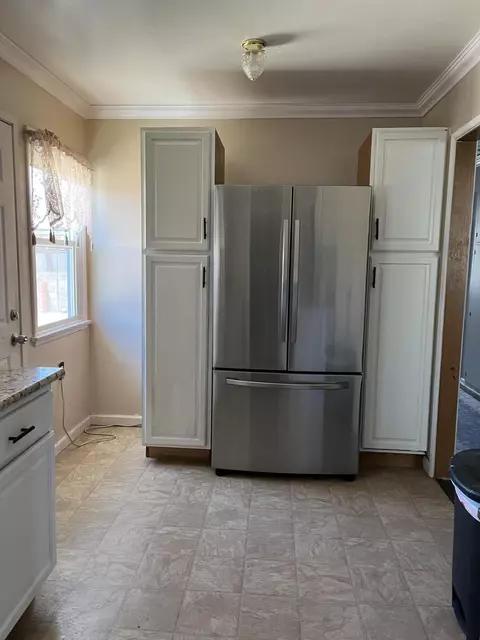 Kitchen - 38331 17th St E, Palmdale, CA 93550 photo 1 of 6
