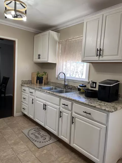 Kitchen - 38331 17th St E, Palmdale, CA 93550 photo 6 of 6