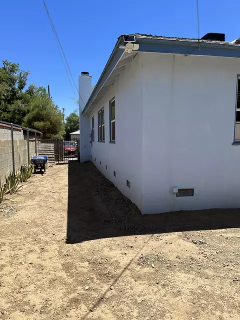 Exterior - 38331 17th St E, Palmdale, CA 93550 photo 4 of 7