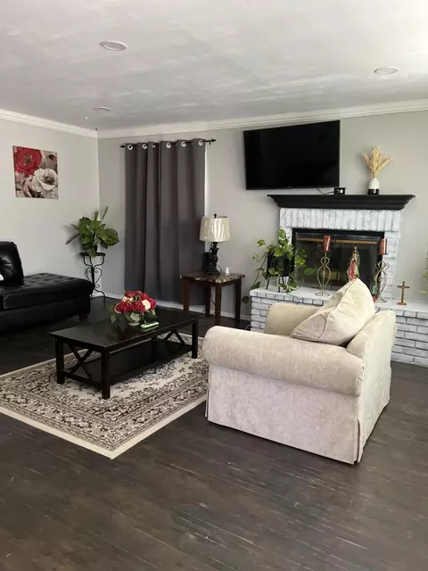 Living - 38331 17th St E, Palmdale, CA 93550 photo 2 of 4