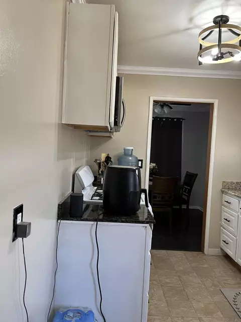 Kitchen - 38331 17th St E, Palmdale, CA 93550 photo 3 of 6
