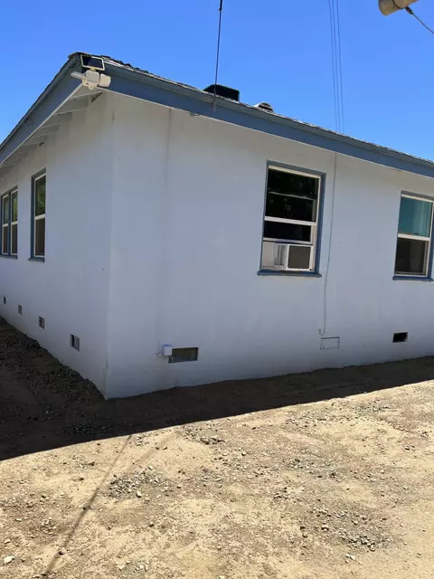 Exterior - 38331 17th St E, Palmdale, CA 93550 photo 6 of 7