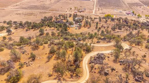 View/Area - 26477 Cummings Valley Rd, Tehachapi, CA 93561 photo 2 of 5
