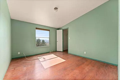 Bedroom - 26477 Cummings Valley Rd, Tehachapi, CA 93561 photo 1 of 2