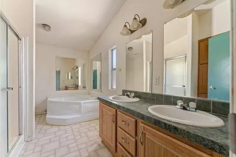 Bath - 26477 Cummings Valley Rd, Tehachapi, CA 93561 photo 1 of 2