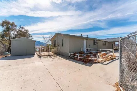 Exterior - 26477 Cummings Valley Rd, Tehachapi, CA 93561 photo 4 of 6