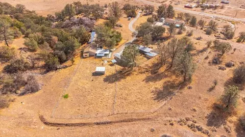 View/Area - 26477 Cummings Valley Rd, Tehachapi, CA 93561 photo 3 of 5