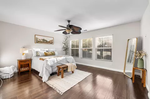 Bedroom - 28215 Clementine Dr, Santa Clarita, CA 91350 photo 2 of 6