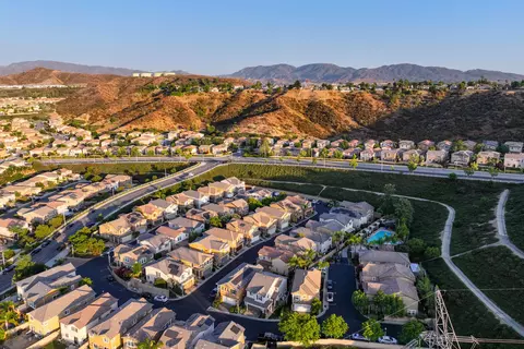 View/Area - 28215 Clementine Dr, Santa Clarita, CA 91350 photo 7 of 9