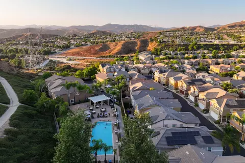 View/Area - 28215 Clementine Dr, Santa Clarita, CA 91350 photo 9 of 9