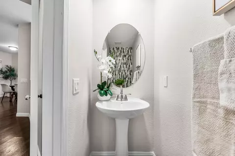 Entry Way - 28215 Clementine Dr, Santa Clarita, CA 91350 photo 4 of 4