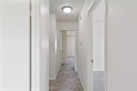 Entry Way - 21211 Santa Barbara Dr, Tehachapi, CA 93561 photo 1 of 2
