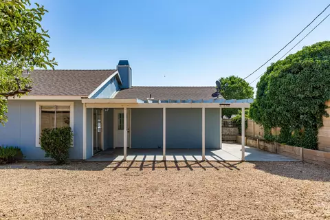 Exterior - 21211 Santa Barbara Dr, Tehachapi, CA 93561 photo 5 of 9