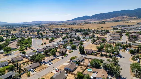 View/Area - 21211 Santa Barbara Dr, Tehachapi, CA 93561 photo 6 of 6