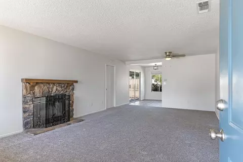 Living - 21211 Santa Barbara Dr, Tehachapi, CA 93561 photo 3 of 6