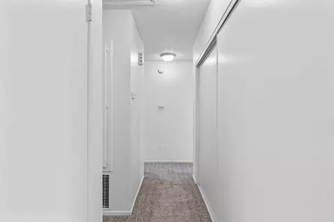 Entry Way - 21211 Santa Barbara Dr, Tehachapi, CA 93561 photo 2 of 2