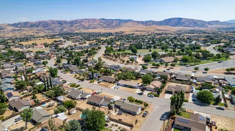View/Area - 21211 Santa Barbara Dr, Tehachapi, CA 93561 photo 5 of 6