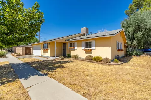 Exterior - 38749 22nd St E, Palmdale, CA 93550 photo 2 of 10