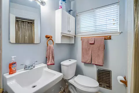 Bath - 38749 22nd St E, Palmdale, CA 93550 photo 1 of 2