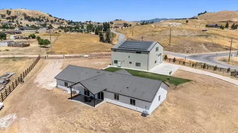 21736 Pinon Canyon Rd, Tehachapi, CA 93561 photo 5