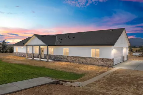 21736 Pinon Canyon Rd, Tehachapi, CA 93561 photo 2