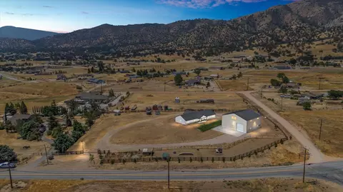 21736 Pinon Canyon Rd, Tehachapi, CA 93561 photo 3