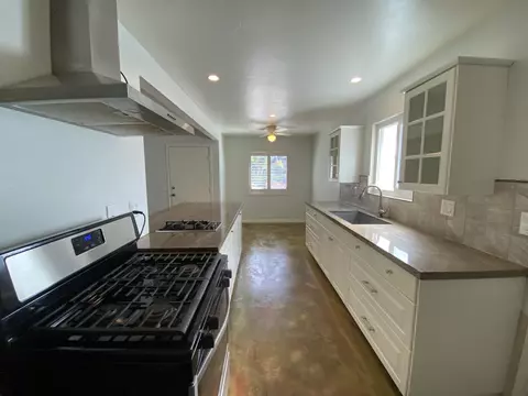 Kitchen - 328 San Dimas Ave, Oceanside, CA 92057 photo 4 of 4