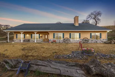 18850 Mustang Dr, Tehachapi, CA 93561 photo 3