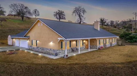 18850 Mustang Dr, Tehachapi, CA 93561 photo 4