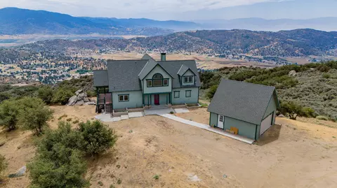 26980 Stirrup Way, Tehachapi, CA 93561 photo 2