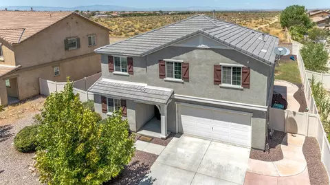 6571 Verdon St, Palmdale, CA 93552
