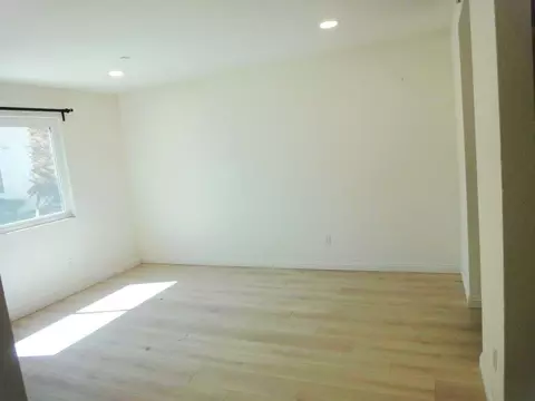 Living - 44436 15th St E #16, Lancaster, CA 93535 photo 3 of 3