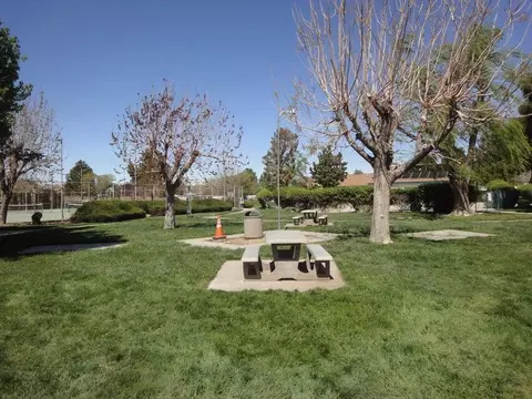 Exterior - 44436 15th St E #16, Lancaster, CA 93535 photo 1 of 9