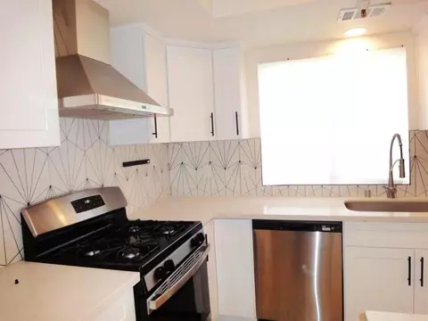 Kitchen - 44436 15th St E #16, Lancaster, CA 93535 photo 2 of 2