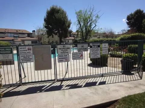 Exterior - 44436 15th St E #16, Lancaster, CA 93535 photo 2 of 9