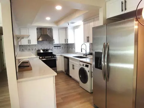 Kitchen - 44436 15th St E #16, Lancaster, CA 93535 photo 1 of 2