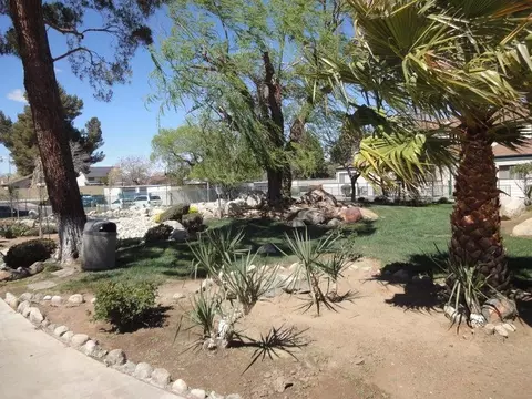 Exterior - 44436 15th St E #16, Lancaster, CA 93535 photo 5 of 9