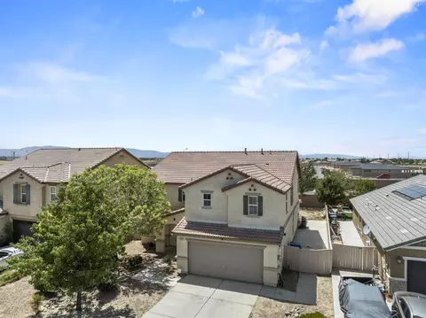 44315 Stadium Ct, Lancaster, CA 93535 photo 4