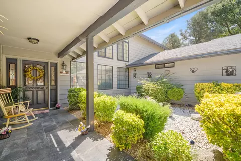 26460 Brian Pl, Tehachapi, CA 93561 photo 2