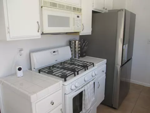 44745 Overland Ave, Lancaster, CA 93536 photo 2