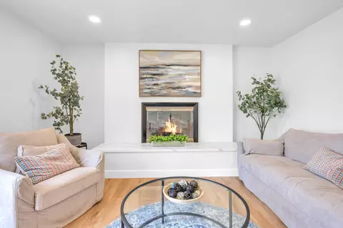 Living - 1621 Arcane St, Simi Valley, CA 93065 photo 1 of 4