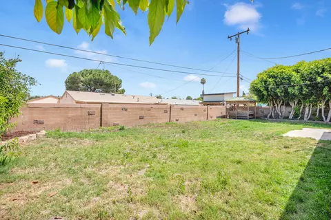 Exterior - 1621 Arcane St, Simi Valley, CA 93065 photo 8 of 13