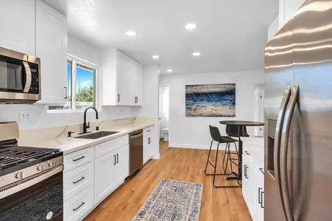 Kitchen - 1621 Arcane St, Simi Valley, CA 93065 photo 2 of 6