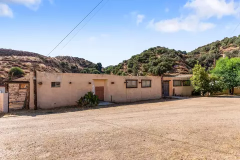 13684 Sierra Hwy, Santa Clarita, CA 91390