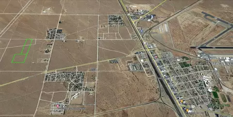 On Douglas Avenue, Mojave, CA 93501 photo 5
