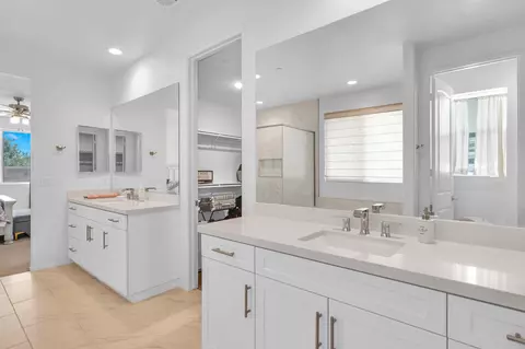 Bath - 39128 Cocobola Ct, Palmdale, CA 93551 photo 6 of 6