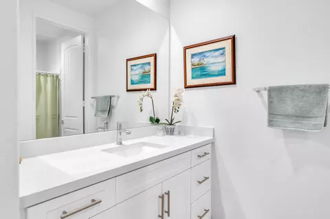 Bath - 39128 Cocobola Ct, Palmdale, CA 93551 photo 1 of 6