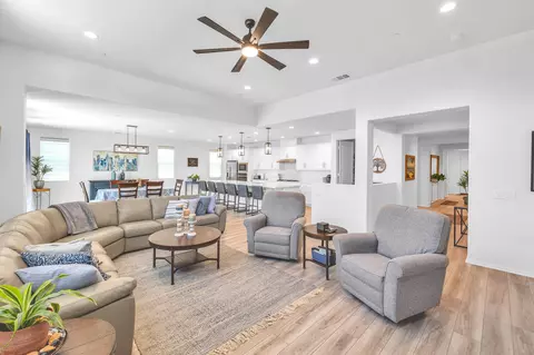 Living - 39128 Cocobola Ct, Palmdale, CA 93551 photo 2 of 3