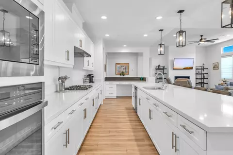 Kitchen - 39128 Cocobola Ct, Palmdale, CA 93551 photo 4 of 5
